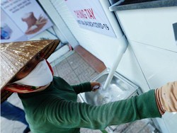 Kisah Pengusaha Vietnam Sediakan ATM Beras Gratis untuk Warga Miskin