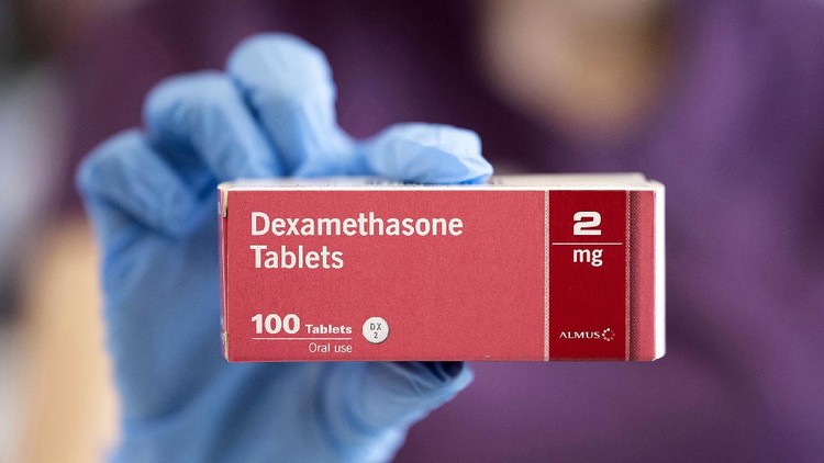 Para peneliti dari Universitas Oxford menemukan kemanjuran dari obat dexamethasone. Obat itu terbukti membantu menyelamatkan pasien Corona dengan sakit parah.