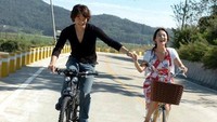 <p>Song Hye Kyo pernah berpasangan dengan aktor sekaligus penyanyi, Rain. Keduanya dipertemukan dalam drama romantis-komedi berjudul <em>Full House</em>.&nbsp; (Foto: dok. KBS)</p>