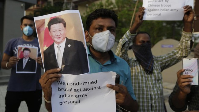 Pemerintah China menyesalkan tindakan represif Pemerintah India yang memblokir 54 aplikasi Alibaba Dkk, termasuk menyita dokumen Huawei yang berbisnis di India.