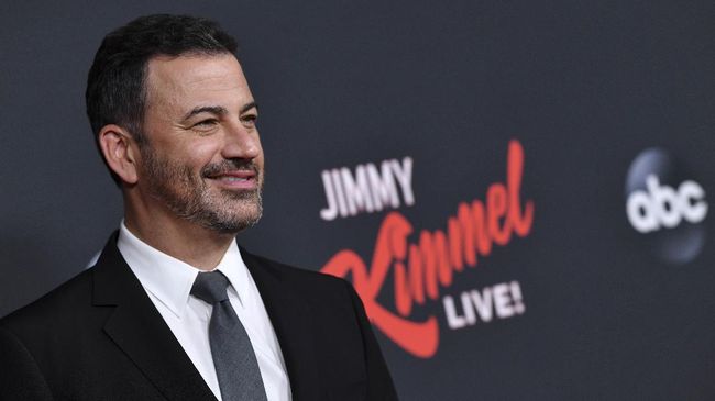 Jimmy Kimmel melontarkan sindiran pedas kepada The Academy karena tidak memilih James Cameron sebagai salah satu nominasi Best Director.