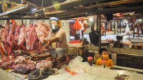 Pedagang Pasar Rayu Penjual Daging Sapi Tak Mogok Jualan