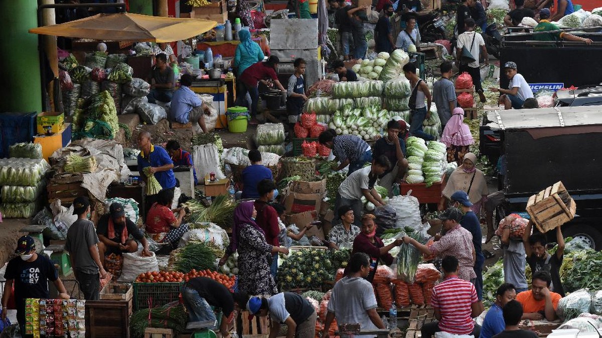 FOTO: Tes Swab Covid di Pasar Jakarta