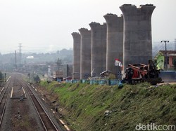 Proyeknya Disebut Bikin Tol Banjir, KCIC: Curah Hujan Deras