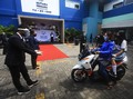 FOTO: Wisuda Kala Pandemi, dari Daring hingga 'Drive Thru'
