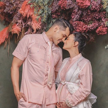 Berbagi Bahagia, Asmirandah & Jonas Rivanno Bagikan Program Bayi Tabung Gratis