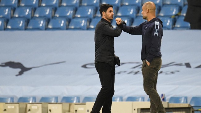 Duel Arsenal dan Manchester City dikaitkan dengan keberadaan dua nakhoda di balik layar, Mikel Arteta dan Pep Guardiola.