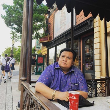 Ketika Pengacara Langganan Artis Bikin Acara Musik