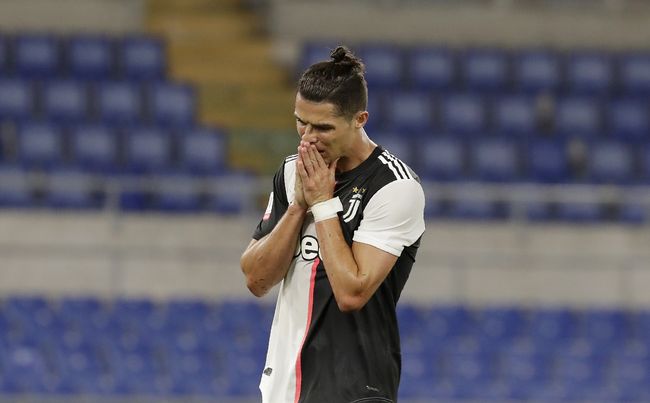 Ronaldo Mati Kutu Lawan Napoli Di Final Coppa Italia