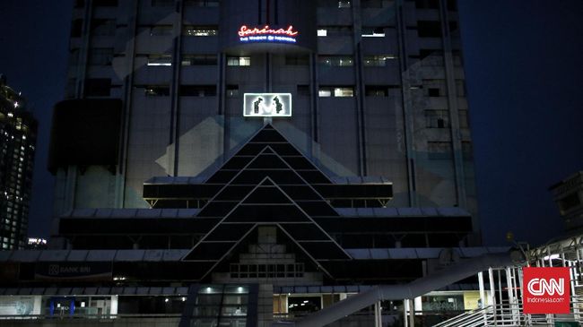 Ramai soal Penemuan Patung Masa Soekarno di Gedung Sarinah Warganet kini tengah diramaikan oleh kabar mengenai keberadaan patung peninggalan masa pemerintahan Presiden Soekarno di Gedung Sarinah, Jakarta.