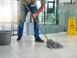 Jadi Cleaning Service di Australia Gajinya Gak Main-main!