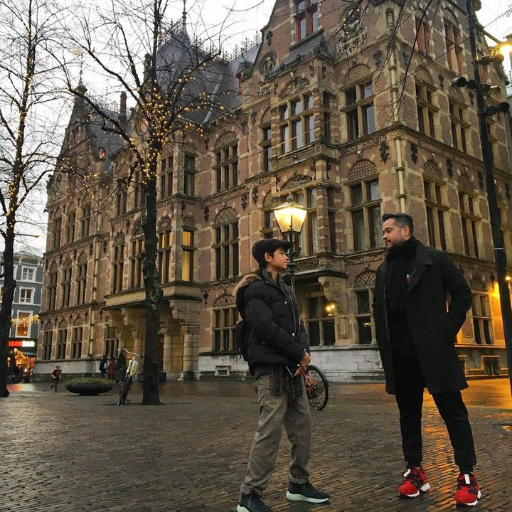 <p>Tristan makin besar mirip dengan sang ayah, setuju ya Bunda? (Foto: Instagram @fabuloustwins)</p>