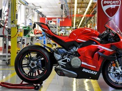 Intip Proses Perakitan Motor Ducati Superleggera V4