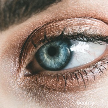 Jaga Kesehatan Bulu Mata dengan Eyelash Serum Terbaik Ini!