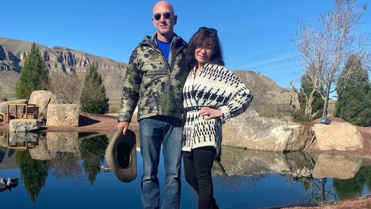 Jeff Bezos dan ibunda