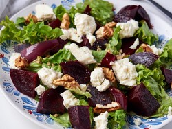 5 Jenis Salad yang Sebaiknya Dipesan dan Dihindari di Restoran