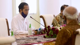 Jokowi Jengkel Ekonomi Tumbuh Minus, Menteri Kok Biasa Saja