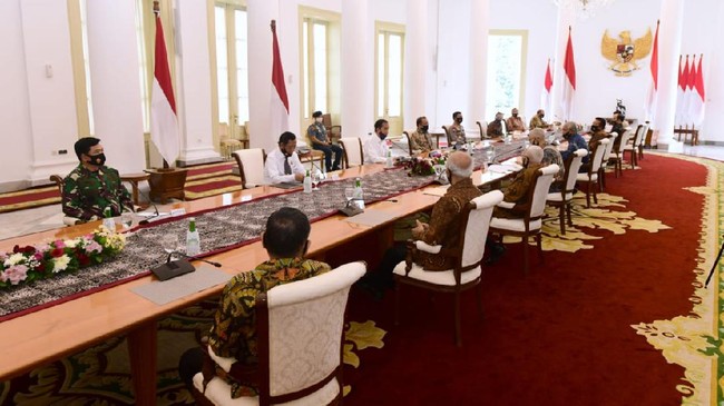 Presiden Joko Widodo bertemu dengan purnawirawan TNI/Polri di Istana Kepresidenan Bogor, Jumat (19/6) /  Foto: Muchlis - Biro Setpres