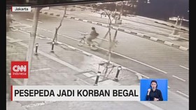 VIDEO: Pesepeda Jadi Korban Begal di Jakarta