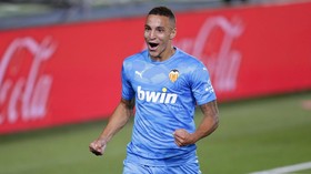 Dua Personel Valencia Positif Corona