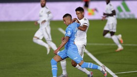 Satu Gol Dianulir, Madrid vs Valencia Imbang di Babak Pertama