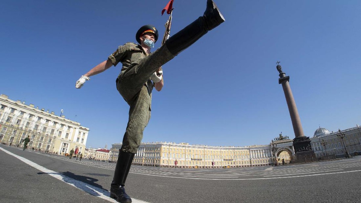 FOTO: Rusia Gelar Parade Militer Kemenangan PD II saat Covid