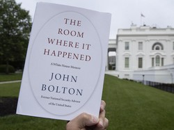 Trump Ajukan Gugatan untuk Cegah Buku Kontroversial John Bolton Terbit
