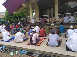 Masjid Al Huda Depok Salat Jumat Seperti Biasa, Tak Ada 2 Gelombang