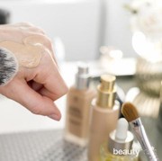 Anti Menor, Ini 5 Tips Memilih Foundation yang Tepat Sesuai Warna Kulit!