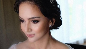 img-title Dinikahi Rico Hidros Daeng, Angelica Simperler: Dia Jawaban Doa Aku