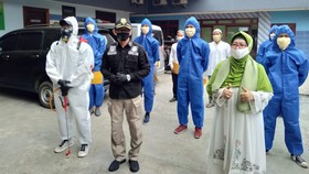Kemnaker Adakan Penyemprotan Disinfektan di Cakung
