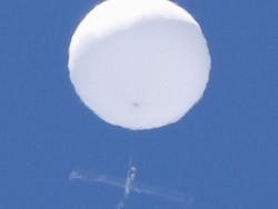 Objek Misterius di Langit Jepang Bikin Penasaran