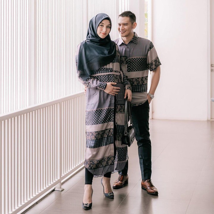 <p>Meskipun sederhana, Citra Kirana dan Rezky Aditya tampak sangat menawan dalam foto ini ya. (Foto: Instagram @citraciki)</p>