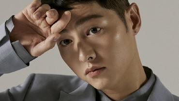 img-title Film Baru Song Joong Ki Alami Perubahan Mendadak, Kenapa?