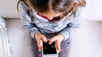 Jangan Asal Bikin Akun TikTok Buat Anak, Pahami 5 Aturan Ini Dulu Bun