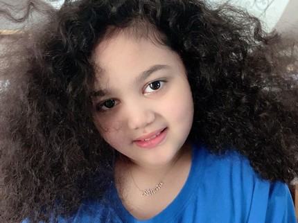 7 Foto Amora Anak Krisdayanti dan Raul Lemos, Rambutnya Bikin Gemas