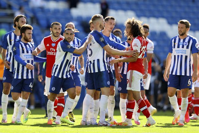 FOTO: Brighton vs Arsenal Berakhir Ricuh