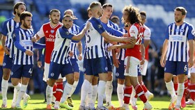 Cekik Lawan, Guendouzi Lolos dari Hukuman FA