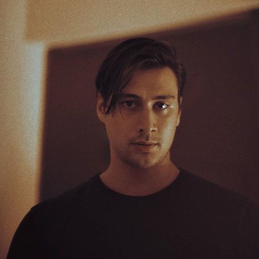 Usai Menikah dengan Tara Basro, Daniel Adnan Cukur Rambut