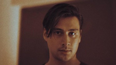 Usai Menikah dengan Tara Basro, Daniel Adnan Cukur Rambut