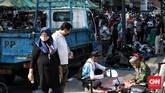 hari pertama CFD dibuka Kegiatan hari bebas kendaraan bermotor atau car free day (CFD) di Jakarta kembali dibuka. Minggu (21/6/2020). Pembukaan kembali CFD ini diiringi dengan sejumlah protokol kesehatan. CNN Indonesia/Andry Novelino