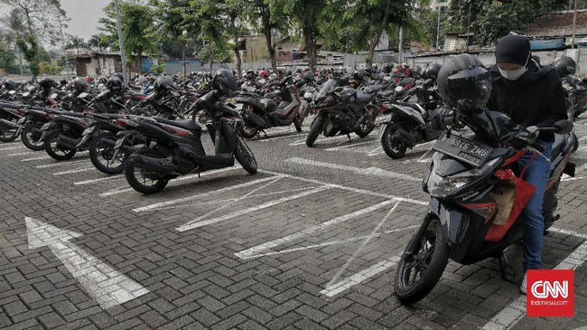 Dinas Perdagangan dan Perindustrian DKI Jakarta mengeluarkan aturan teknis soal operasional industri, mal hingga pasar selama PPKM darurat. Berikut isinya.
