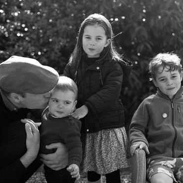 Kate Middleton Pamer Foto Keluarga di Ultah Pangeran William