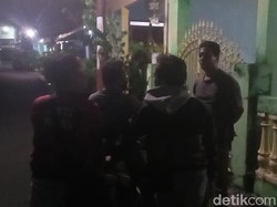 Densus Datangi Rumah di Madiun Diduga Keluarga Penyerang Wakapolres Karanganyar
