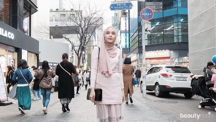 5 Ide Mix and Match Stocking dan Busana Hijab agar Tetap Santun