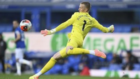 Bikin Van Dijk Cedera Parah, Pickford Lolos Sanksi FA