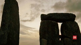 VIDEO: Summer Solstice Tanpa Keriaan di Stonehenge
