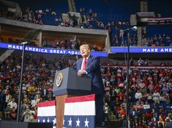 Tudingan Peretasan dari China agar Trump Tak Dapat Suara