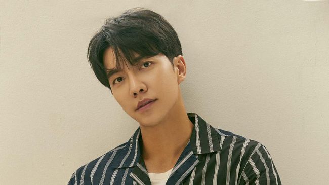 Aktor Korea Selatan Lee Seung-gi terkonfirmasi positif Covid-19. Dia mengalami gejala ringan berupa pilek.