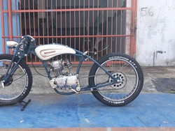 Daripada Tawuran, Siswa SMK Ini Pilih Racik Honda GL Jadi Motor Custom